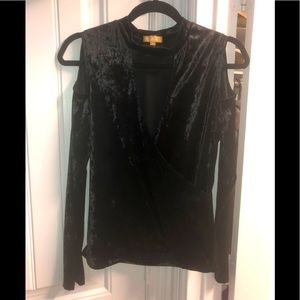 Takara black velvet top